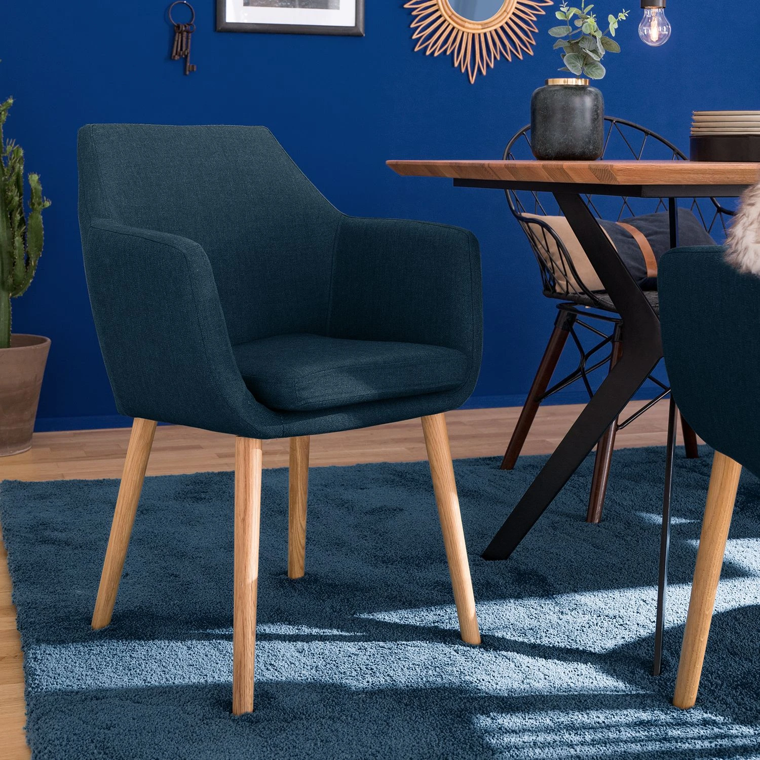 Mørteens Chaises à accoudoirs Nicholas - Tissu Cors: Bleu jean - 1 chaise 9 Mørteens Chaises à accoudoirs Nicholas - Tissu Cors: Bleu jean - 1 chaise – Image 7