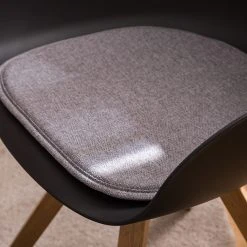 Mørteens Chaises à accoudoirs Skelde I - Matière plastique / Hévéa massif - Noir - Lot de 2 24 Mørteens Chaises à accoudoirs Skelde I - Matière plastique / Hévéa massif - Noir - Lot de 2 -Chaises Soldes 1000123392 201126 16391000010 MOOD DETAILS P000000001000123392 mood