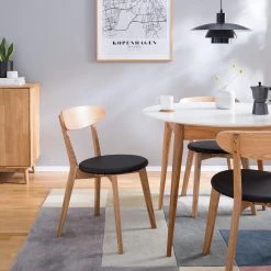 Mørteens Chaises Bogmoor (lot de 2) - imitation cuir / Frêne massif - Beige / Noir -Chaises Soldes 1000123742 210106 06471800001 MOOD DETAILS P000000001000123742 mood