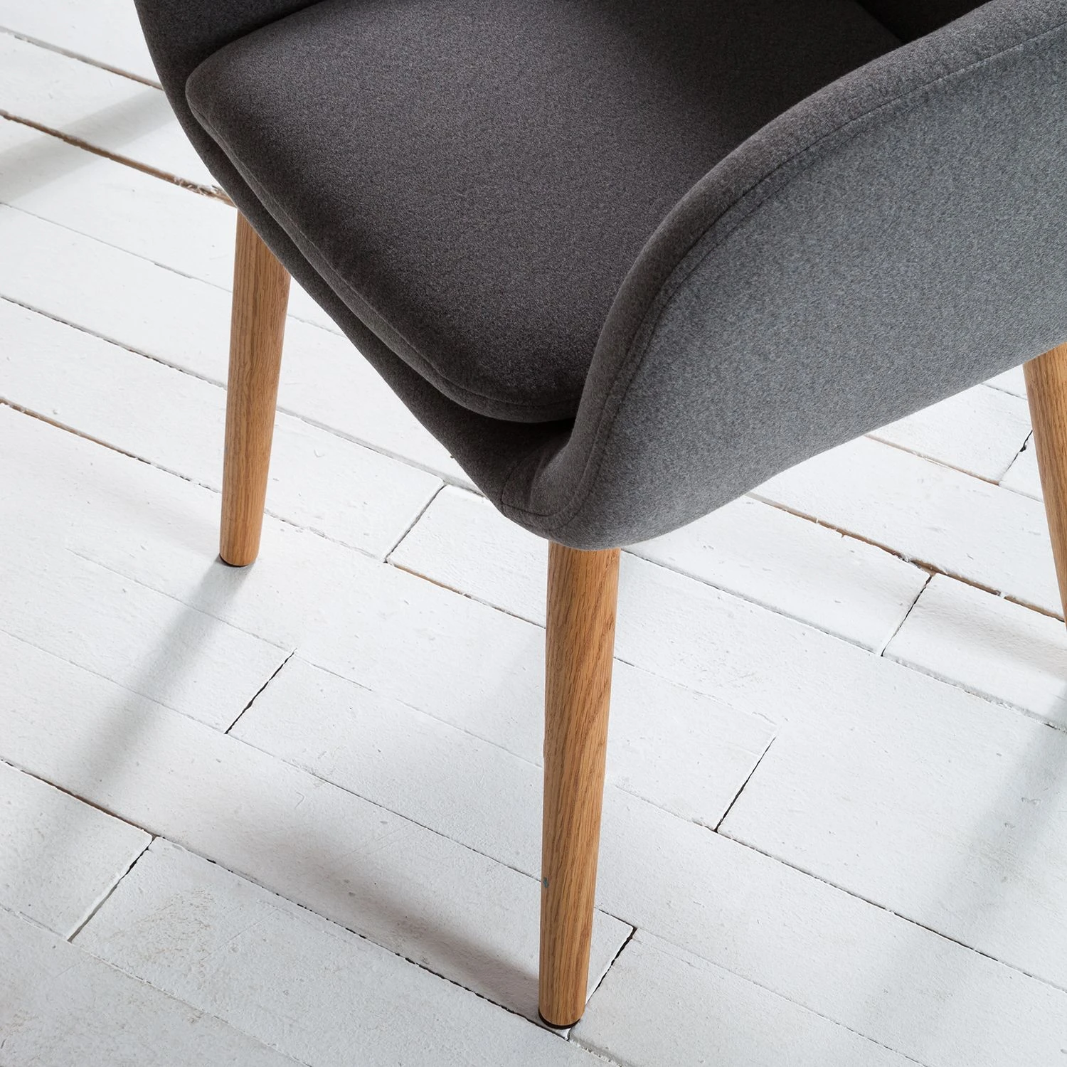 Mørteens Chaise à accoudoirs Bolands - Gris clair / Chêne 9 Mørteens Chaise à accoudoirs Bolands - Gris clair / Chêne – Image 7