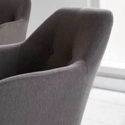 Mørteens Chaise à accoudoirs Bolands - Gris clair / Chêne 19 Mørteens Chaise à accoudoirs Bolands - Gris clair / Chêne -Chaises Soldes 1000126061 180725 07402507 GALLERYIMAGES P000000001000126061