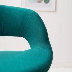 Mørteens Chaise à accoudoirs Buggio - Tissu / Hévéa massif - Tissu Cors: Pétrole - 1 chaise -Chaises Soldes 1000164525 210602 06321300003 DETAILS P000000001000164525