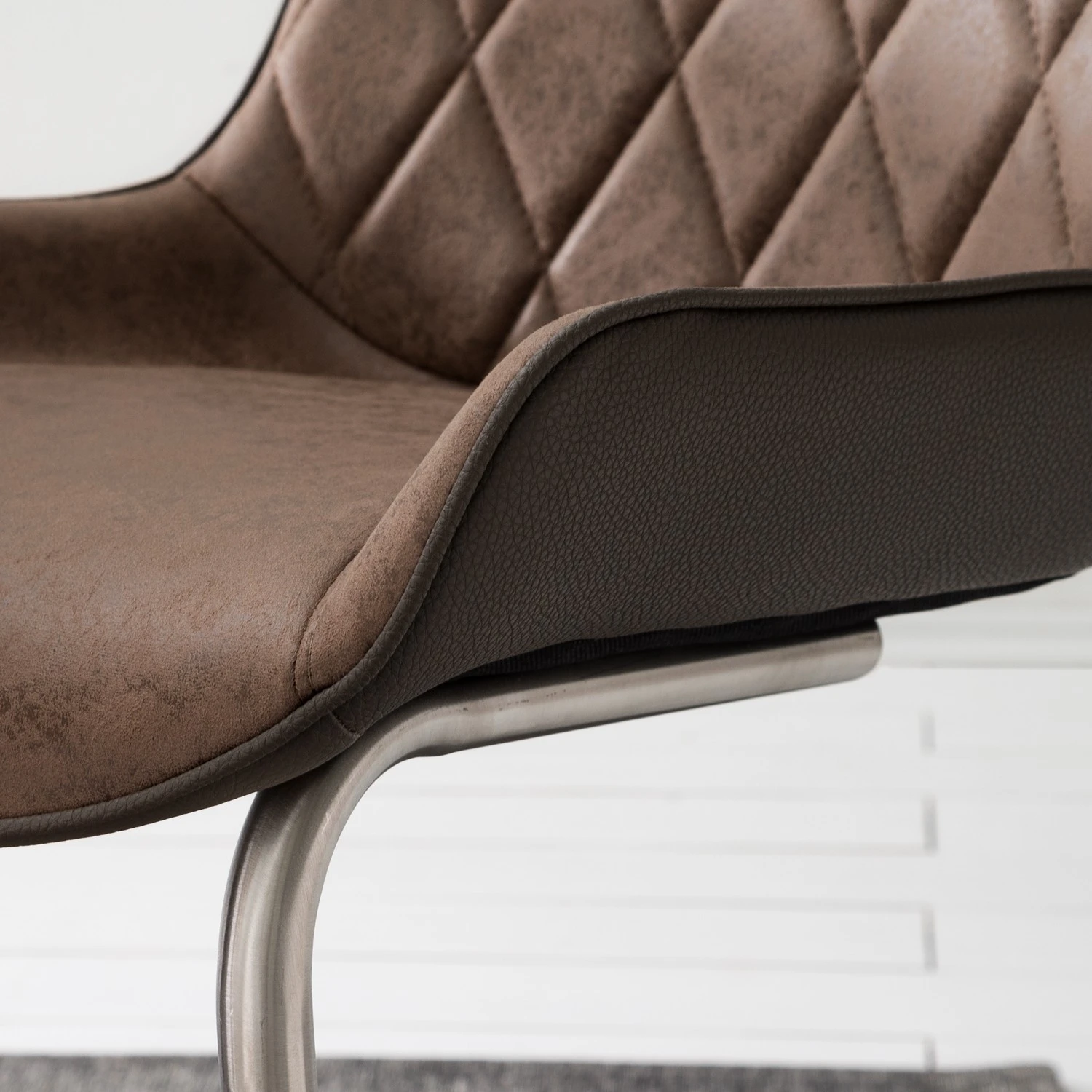 Fredriks Chaises cantilever Saval III (lot de 2) - Imitation cuir / Acier inoxydable - Marron vintage 12 Fredriks Chaises cantilever Saval III (lot de 2) - Imitation cuir / Acier inoxydable - Marron vintage – Image 10