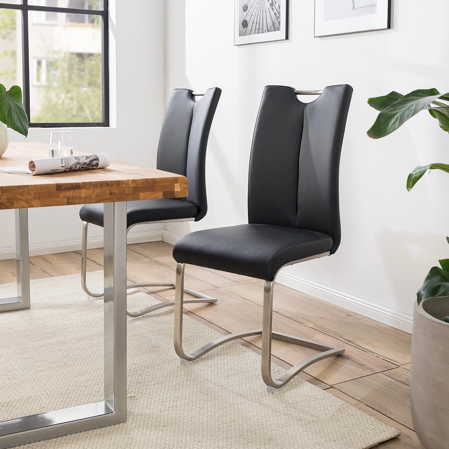 Fredriks Chaises cantilever Ratos (lot de 2) - Imitation cuir / Acier inoxydable - Noir 4 Fredriks Chaises cantilever Ratos (lot de 2) - Imitation cuir / Acier inoxydable - Noir – Image 2