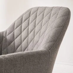 Mørteens Chaise à accoudoirs Amalis - Tissu / Chêne massif - Gris / Chêne 21 Mørteens Chaise à accoudoirs Amalis - Tissu / Chêne massif - Gris / Chêne -Chaises Soldes 1000176578 200212 11371700007 DETAILS P000000001000176578