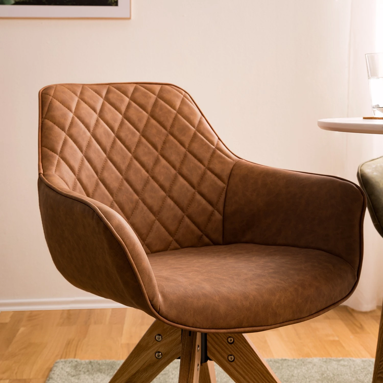 Mørteens Chaise à accoudoirs Pori II - Imitation cuir / Chêne massif - Marron - 1 chaise 10 Mørteens Chaise à accoudoirs Pori II - Imitation cuir / Chêne massif - Marron - 1 chaise – Image 8