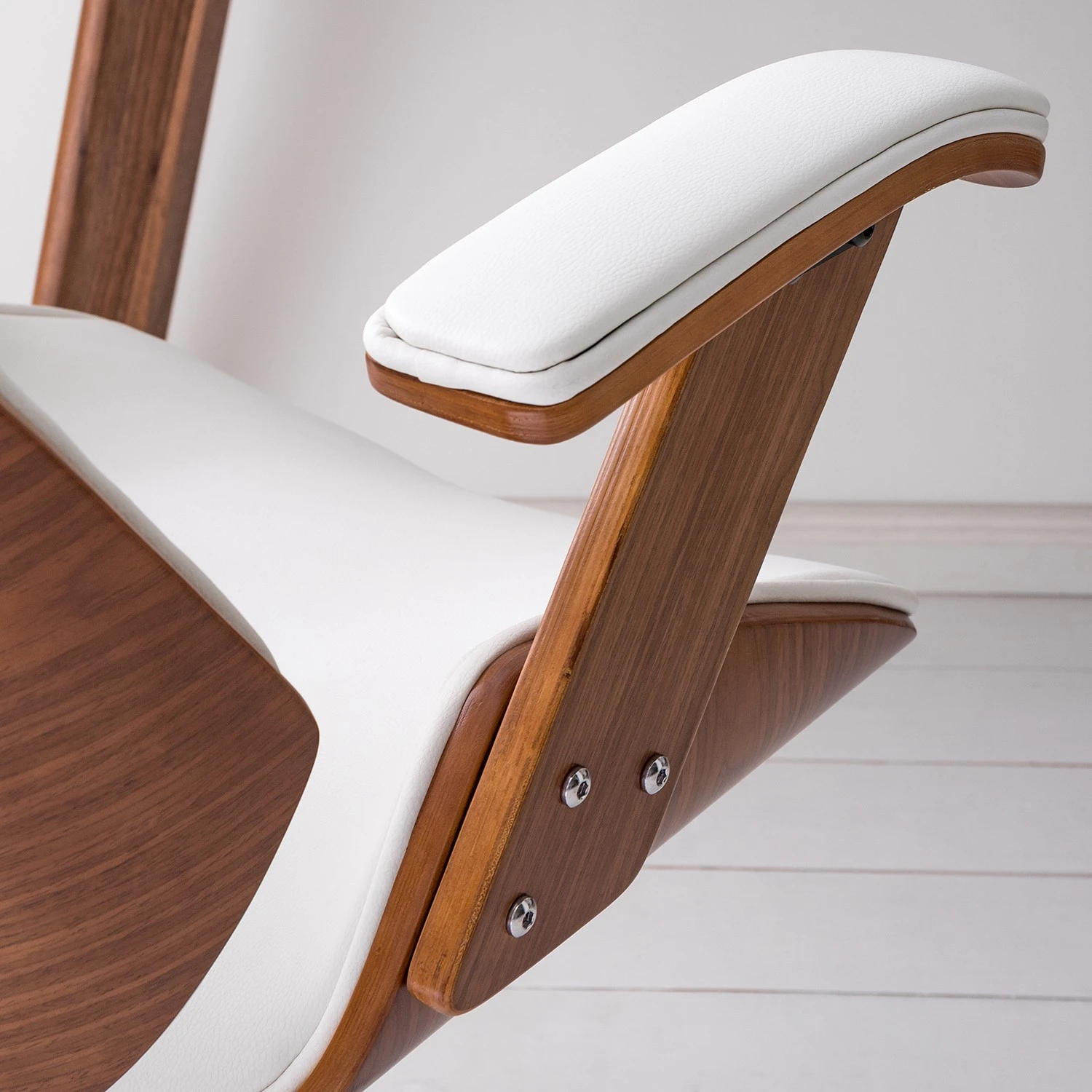 Fredriks Chaise de bureau pivotante Viiki - Imitation cuir / Acier inoxydable - Blanc / Noyer 13 Fredriks Chaise de bureau pivotante Viiki - Imitation cuir / Acier inoxydable - Blanc / Noyer – Image 11