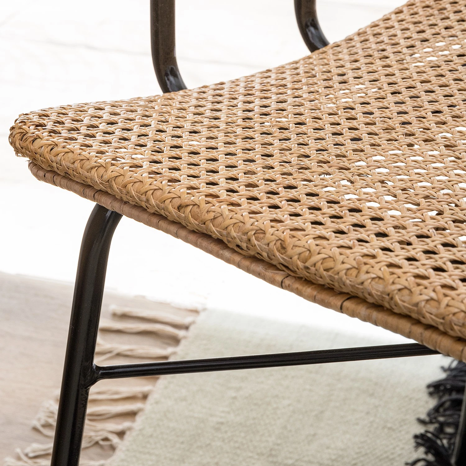 Ars manufacti Chaise Vina I - Rotin / Métal - Rotin / Noir 10 Ars manufacti Chaise Vina I - Rotin / Métal - Rotin / Noir – Image 8