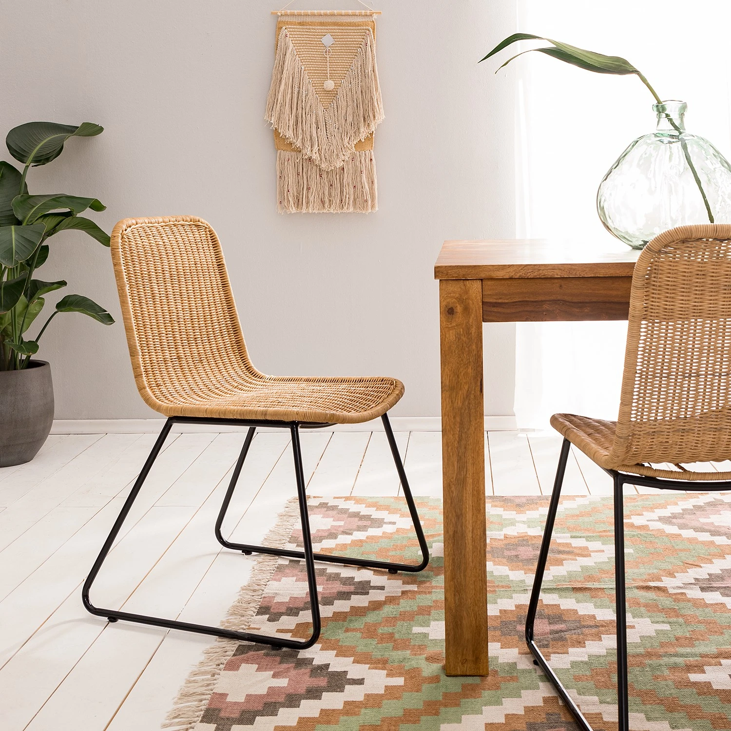 Ars manufacti Chaises Vuna (lot de 2) - Rotin / Métal - Rotin naturel / Noir 4 Ars manufacti Chaises Vuna (lot de 2) - Rotin / Métal - Rotin naturel / Noir – Image 2