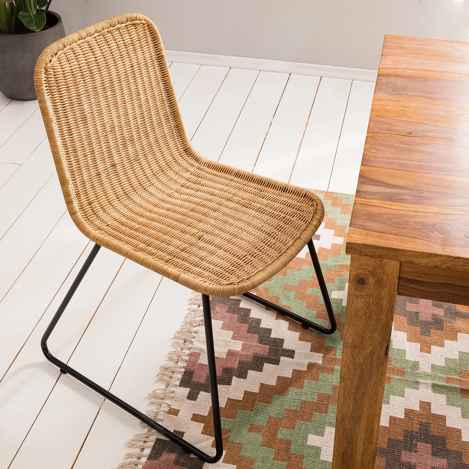 Ars manufacti Chaises Vuna (lot de 2) - Rotin / Métal - Rotin naturel / Noir 5 Ars manufacti Chaises Vuna (lot de 2) - Rotin / Métal - Rotin naturel / Noir – Image 3