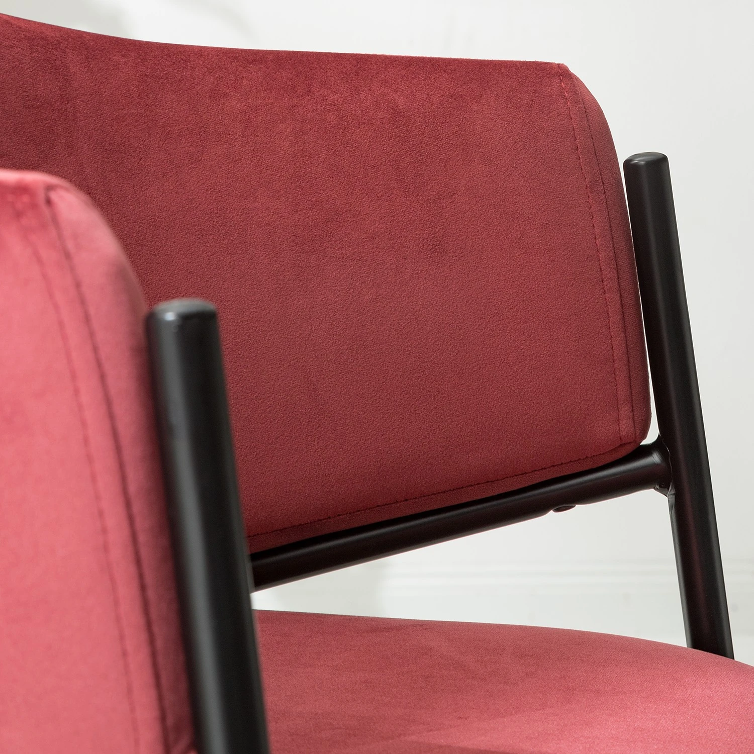 Mørteens Chaise à accoudoirs Koloa I - Velours / Acier - Bordeaux / Noir 10 Mørteens Chaise à accoudoirs Koloa I - Velours / Acier - Bordeaux / Noir – Image 8