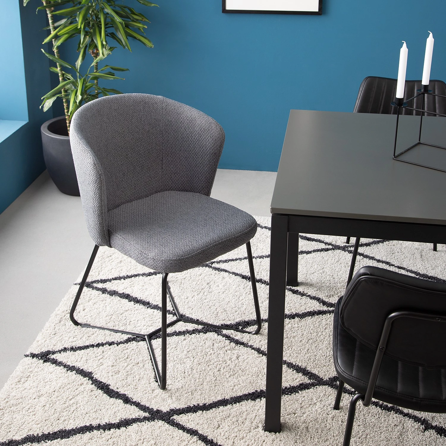 Mørteens Chaises à accoudoirs Tulia - Tissu / Acier - Gris foncé / Noir 10 Mørteens Chaises à accoudoirs Tulia - Tissu / Acier - Gris foncé / Noir – Image 8