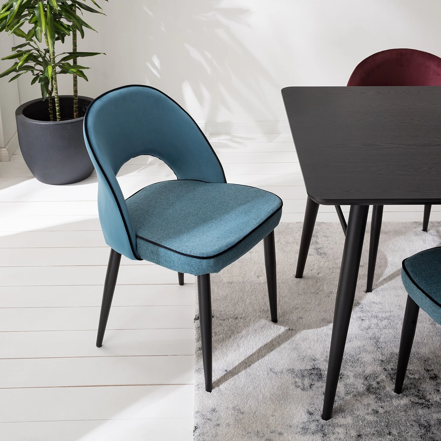 Jack & Alice Chaises capitonnées Jacky (lot de 2) - Tissu & velours / Métal - Gris chiné / Noir 5 Jack & Alice Chaises capitonnées Jacky (lot de 2) - Tissu & velours / Métal - Gris chiné / Noir – Image 3