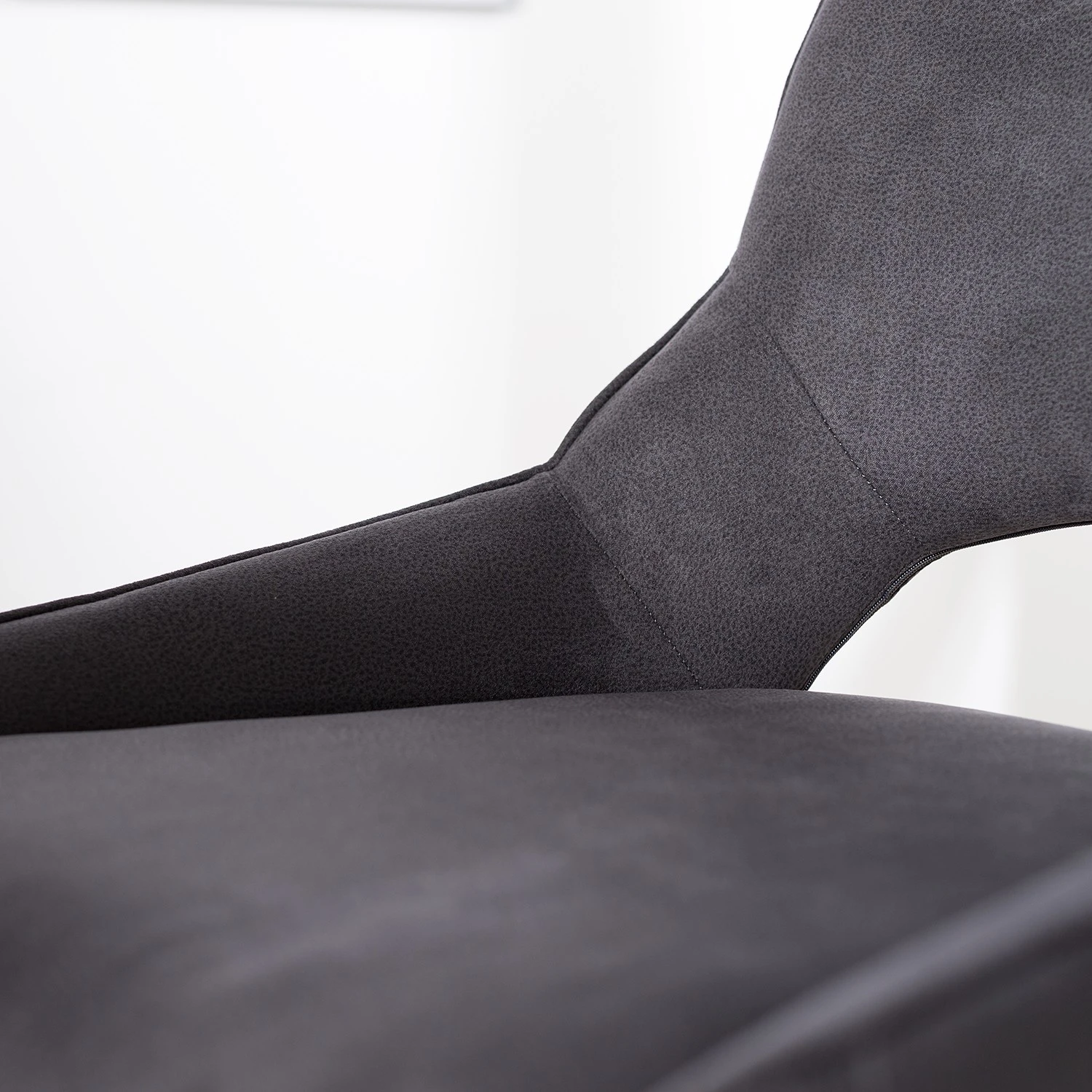 Fredriks Chaises cantilever Nadros (lot de 2) - Microfibre / Métal - Gris vintage / Noir mat 11 Fredriks Chaises cantilever Nadros (lot de 2) - Microfibre / Métal - Gris vintage / Noir mat – Image 9