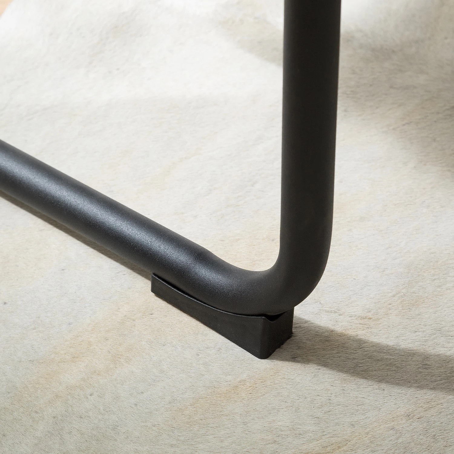 Ars manufacti Chaises cantilever Dalcross (lot de 2) - Microfibre / Métal - Marron 15 Ars manufacti Chaises cantilever Dalcross (lot de 2) - Microfibre / Métal - Marron – Image 13