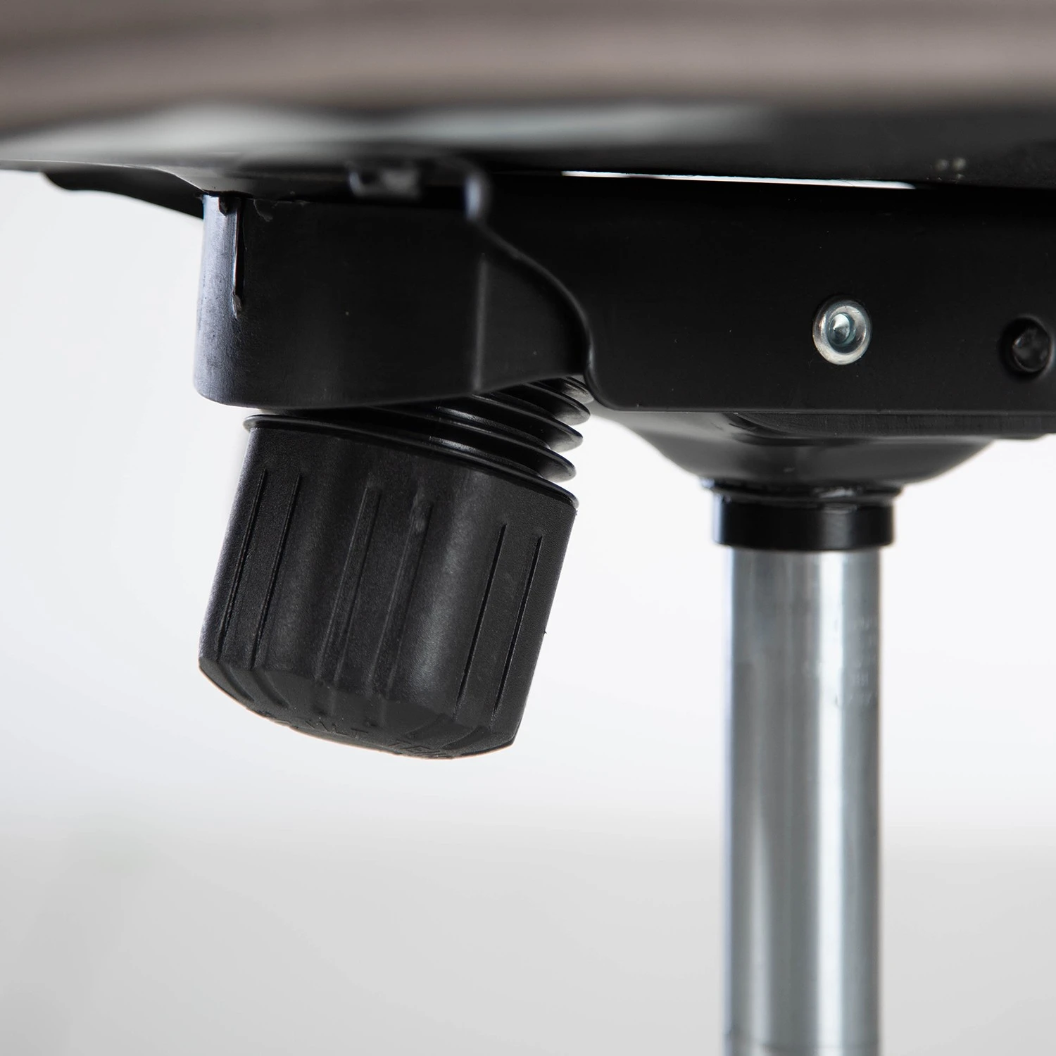 Furnitive Chaise de bureau Orlu I - Microfibre / Fer - Taupe vintage / Noir 14 Furnitive Chaise de bureau Orlu I - Microfibre / Fer - Taupe vintage / Noir – Image 12