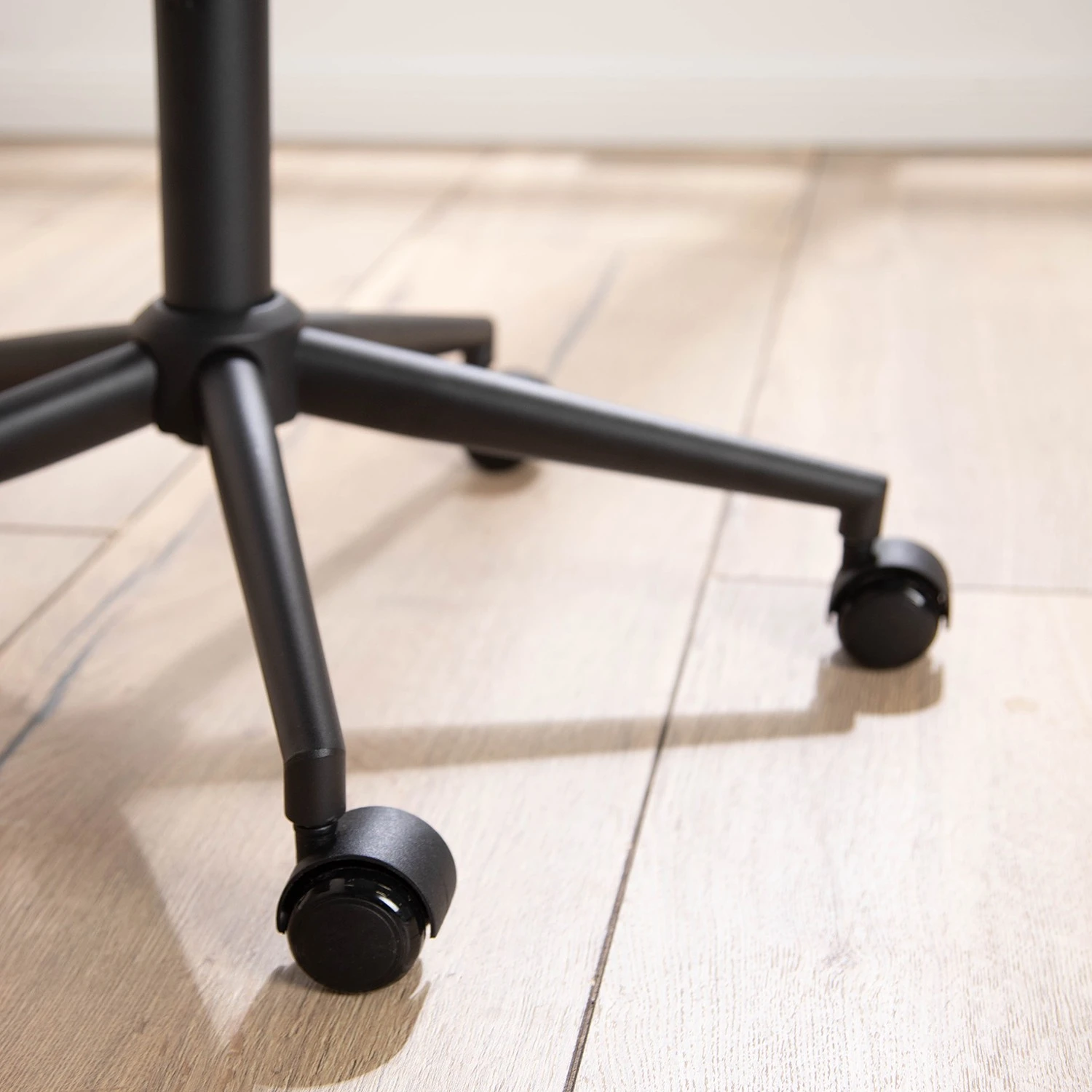 Furnitive Chaise de bureau Orlu I - Microfibre / Fer - Taupe vintage / Noir 20 Furnitive Chaise de bureau Orlu I - Microfibre / Fer - Taupe vintage / Noir – Image 18