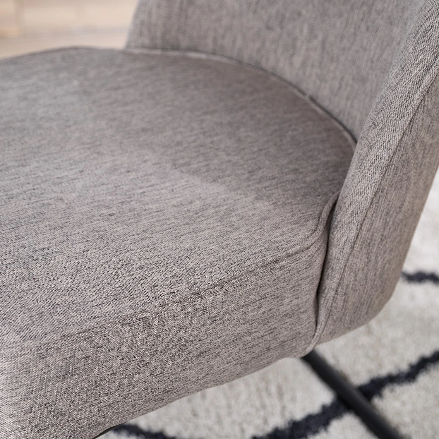 Fredriks Chaises cantilever Coggia (lot de 2) - Tissu / Fer - Cappuccino / Noir 11 Fredriks Chaises cantilever Coggia (lot de 2) - Tissu / Fer - Cappuccino / Noir – Image 9