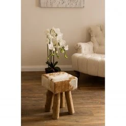 My Flair Tabouret en peau Buoux I - Peau de vache / Sapin massif 8 My Flair Tabouret en peau Buoux I - Peau de vache / Sapin massif -Chaises Soldes 1000252412 210317 11322400029 DETAILS P000000001000252412