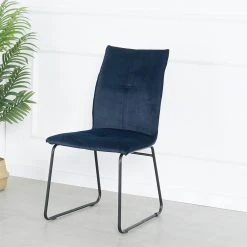 Ars manufacti Chaises capitonnées Veera (lot de 2) - Bleu nuit 19 Ars manufacti Chaises capitonnées Veera (lot de 2) - Bleu nuit -Chaises Soldes 1000270012 220506 020 MOOD DETAILS P000000001000270012 mood