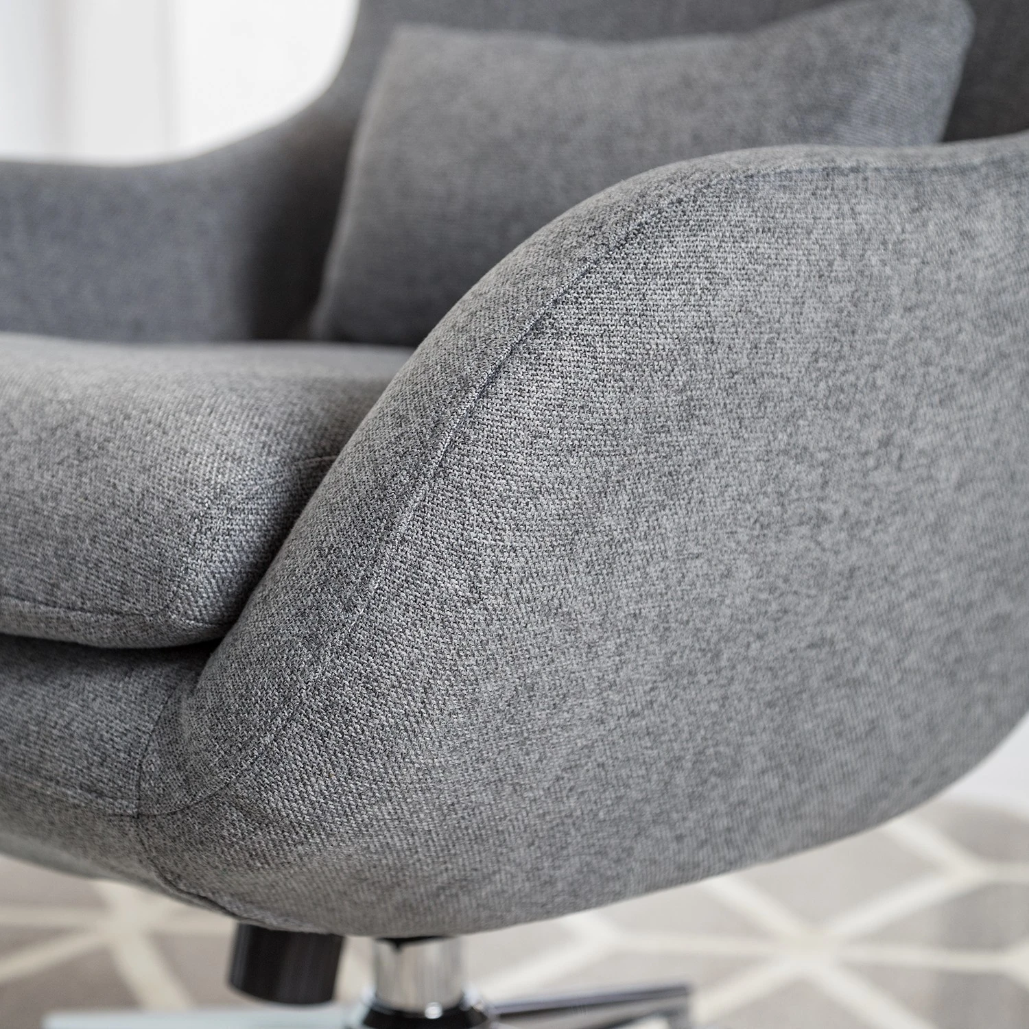 Furnitive Chaise de bureau massant Barnard - (avec fonction massage) Tissu / Métal - Gris clair / Chrome 7 Furnitive Chaise de bureau massant Barnard - (avec fonction massage) Tissu / Métal - Gris clair / Chrome – Image 5