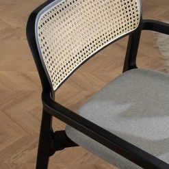 Studio Copenhagen Fauteuil de jardin Elena - Rotin et tissu / Hêtre massif - Gris lumineux -Chaises Soldes 1000273466 220823 022 MOOD DETAILS P000000001000273466 mood