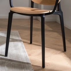 Studio Copenhagen Chaises à accoudoirs Day (lot de 2) - Contreplaqué / Matière plastique - Imitation chêne / Noir 21 Studio Copenhagen Chaises à accoudoirs Day (lot de 2) - Contreplaqué / Matière plastique - Imitation chêne / Noir -Chaises Soldes 1000273479 220915 024 MOOD DETAILS P000000001000273479 mood