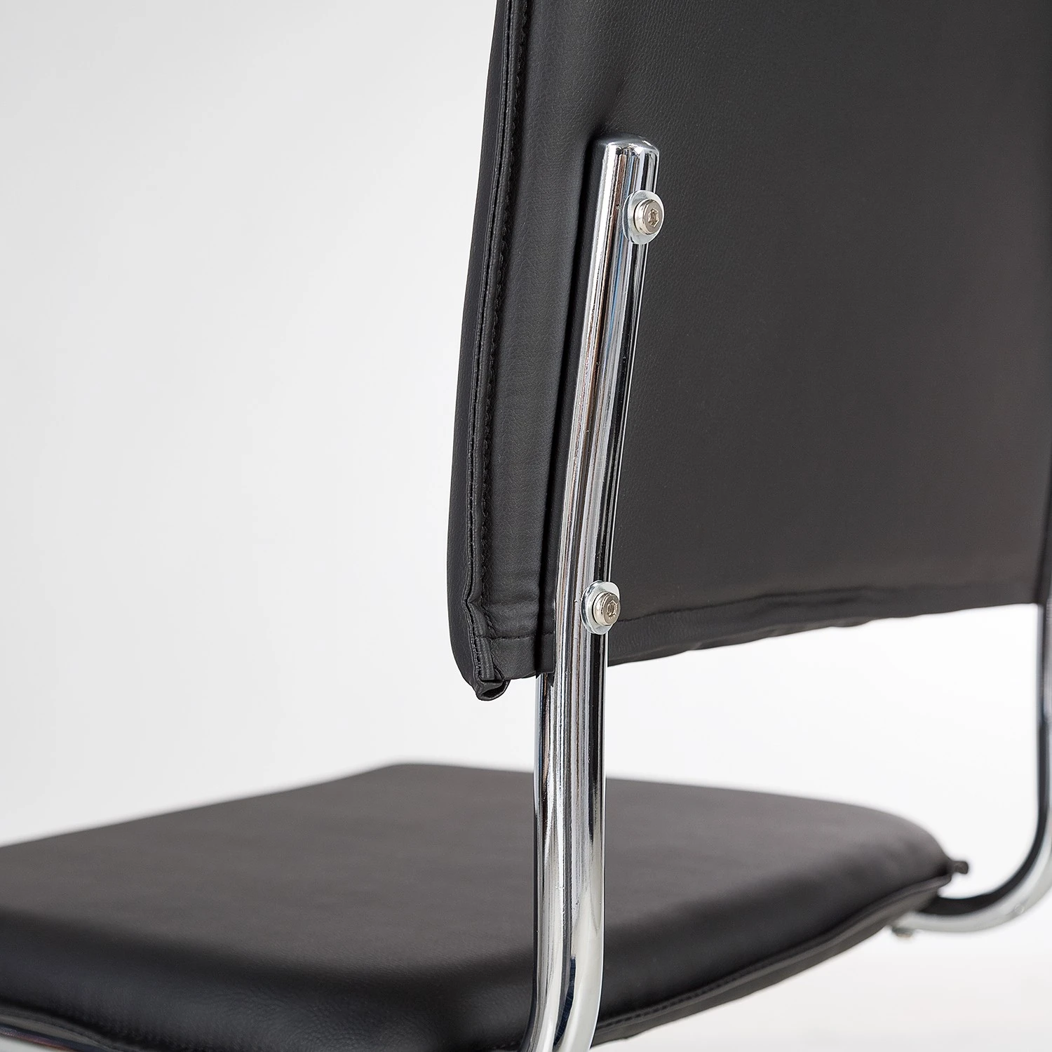 Fredriks Chaises cantilever Elane (lot de 2) 10 Fredriks Chaises cantilever Elane (lot de 2) – Image 8