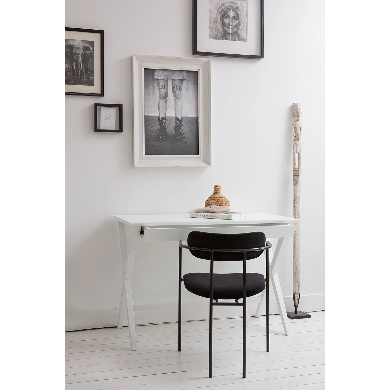 Red Living Chaises à accoudoirs Lineas (lot de 2) - Velours / Acier - Noir 4 Red Living Chaises à accoudoirs Lineas (lot de 2) - Velours / Acier - Noir – Image 2