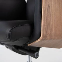 Fredriks Chaise de bureau Weld - Cuir véritable / Plaqué noyer / Métal - Noir / noyer / Aluminium -Chaises Soldes 1000310647 220826 038 DETAILS P000000001000310647