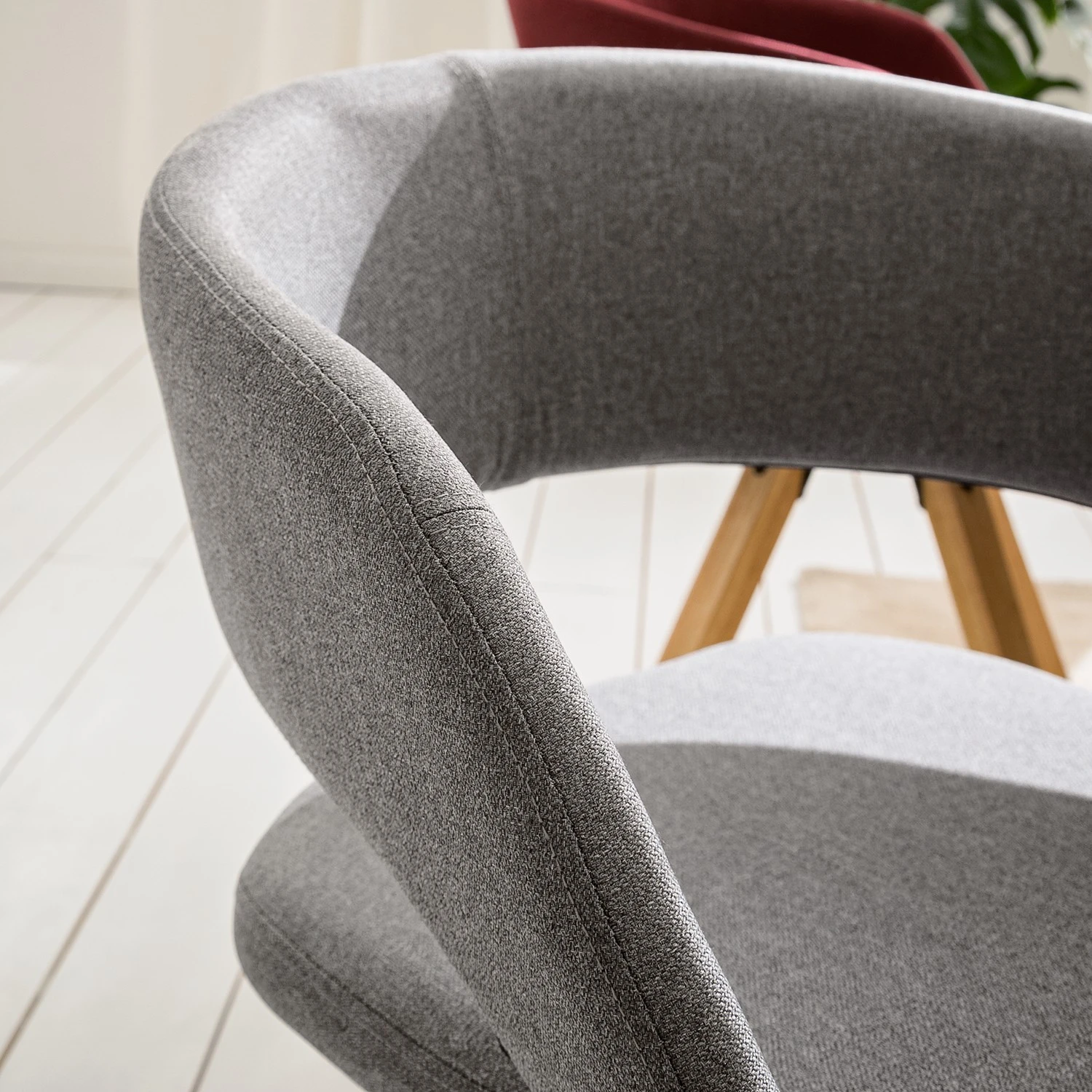 Mørteens Chaise à accoudoirs Buggio - Tissu / Hévéa massif - Tissu Cors: Granite - Lot de 2 13 Mørteens Chaise à accoudoirs Buggio - Tissu / Hévéa massif - Tissu Cors: Granite - Lot de 2 – Image 11