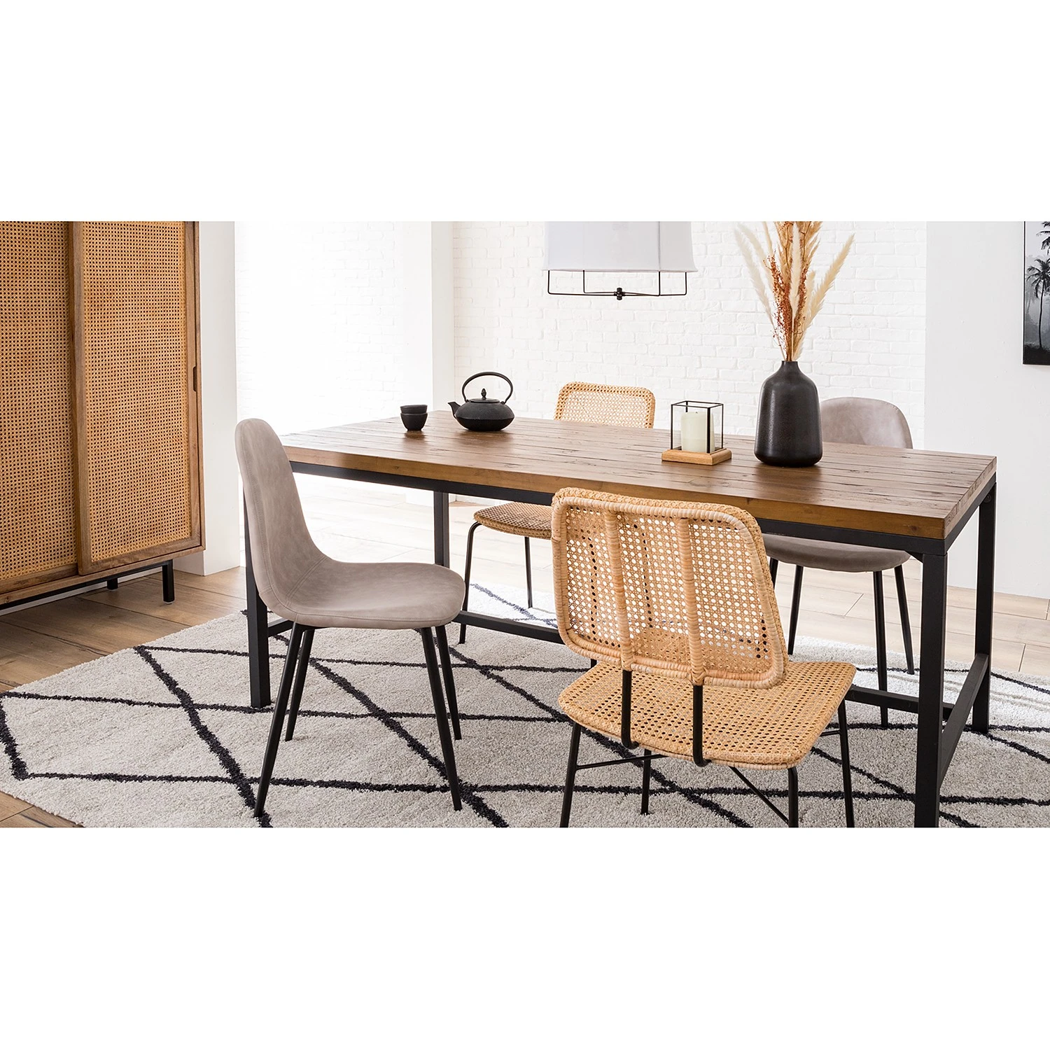 Mørteens Chaise capitonnée Iskmo VII - Imitation cuir / Métal - Noir - Taupe - Lot de 4 4 Mørteens Chaise capitonnée Iskmo VII - Imitation cuir / Métal - Noir - Taupe - Lot de 4 – Image 2