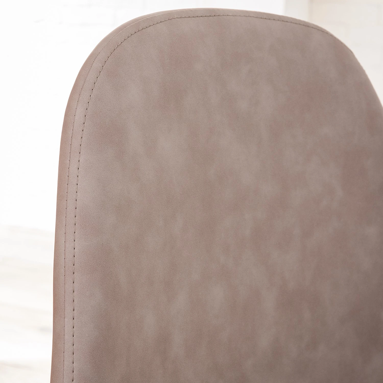 Mørteens Chaise capitonnée Iskmo VII - Imitation cuir / Métal - Noir - Taupe - Lot de 4 15 Mørteens Chaise capitonnée Iskmo VII - Imitation cuir / Métal - Noir - Taupe - Lot de 4 – Image 13