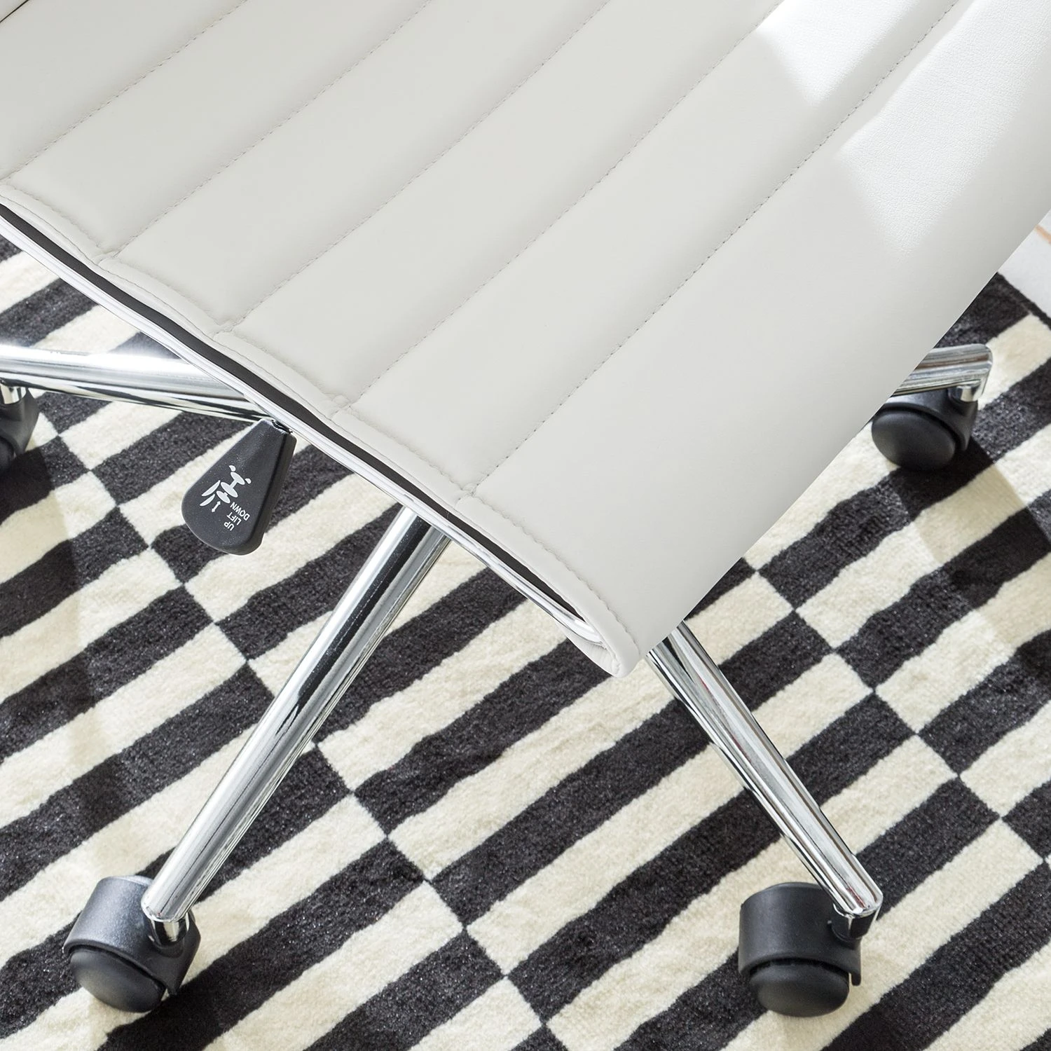 Mooved Chaise de bureau Marilyn - Imitation cuir - Blanc 11 Mooved Chaise de bureau Marilyn - Imitation cuir - Blanc – Image 9