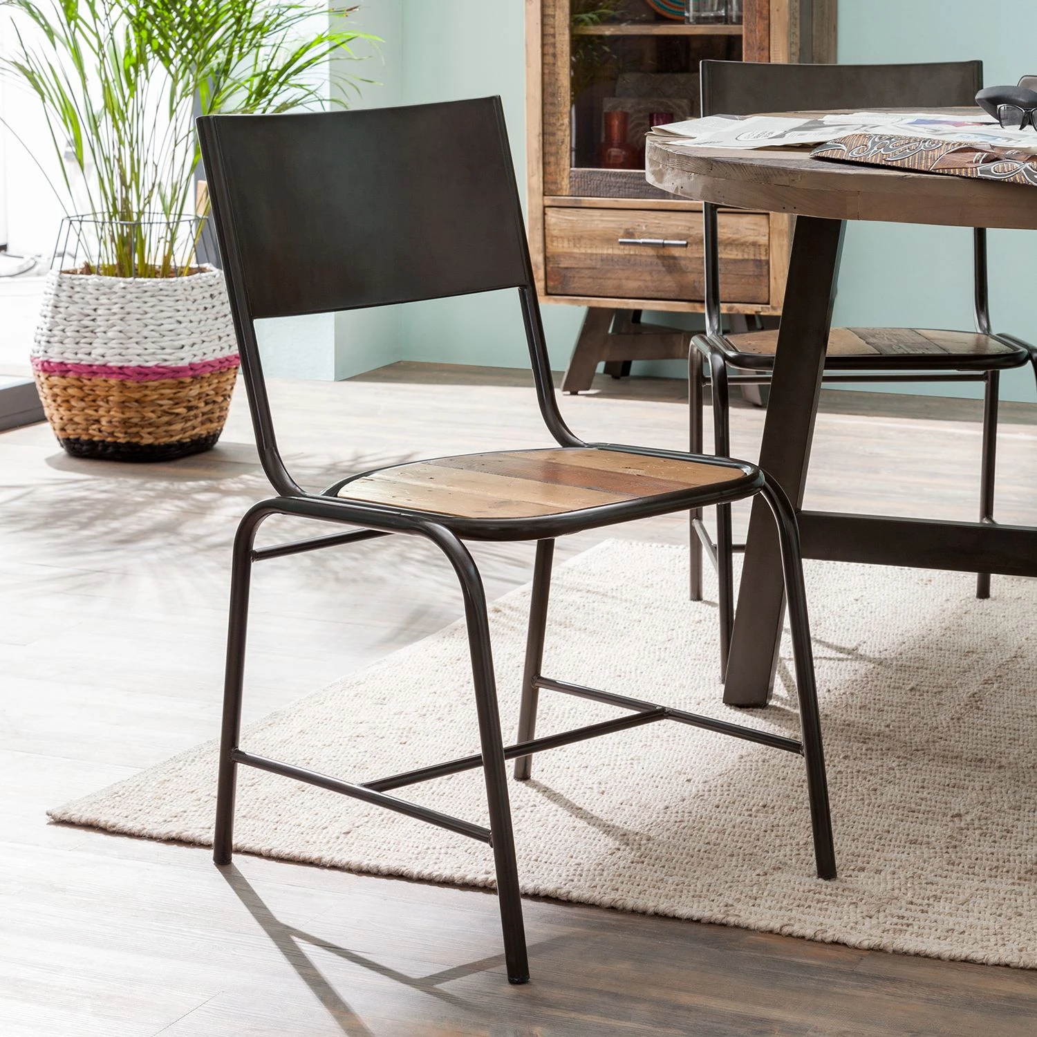 Ars manufacti Chaises Tamati (lot de 2) - Pin massif / acier inoxydable - pin / noir 4 Ars manufacti Chaises Tamati (lot de 2) - Pin massif / acier inoxydable - pin / noir – Image 2